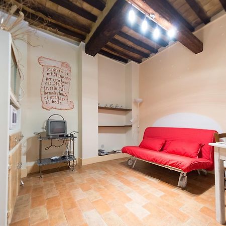 Appartamenti Turistici Vicolo S. Chiara Sassoferrato Екстериор снимка