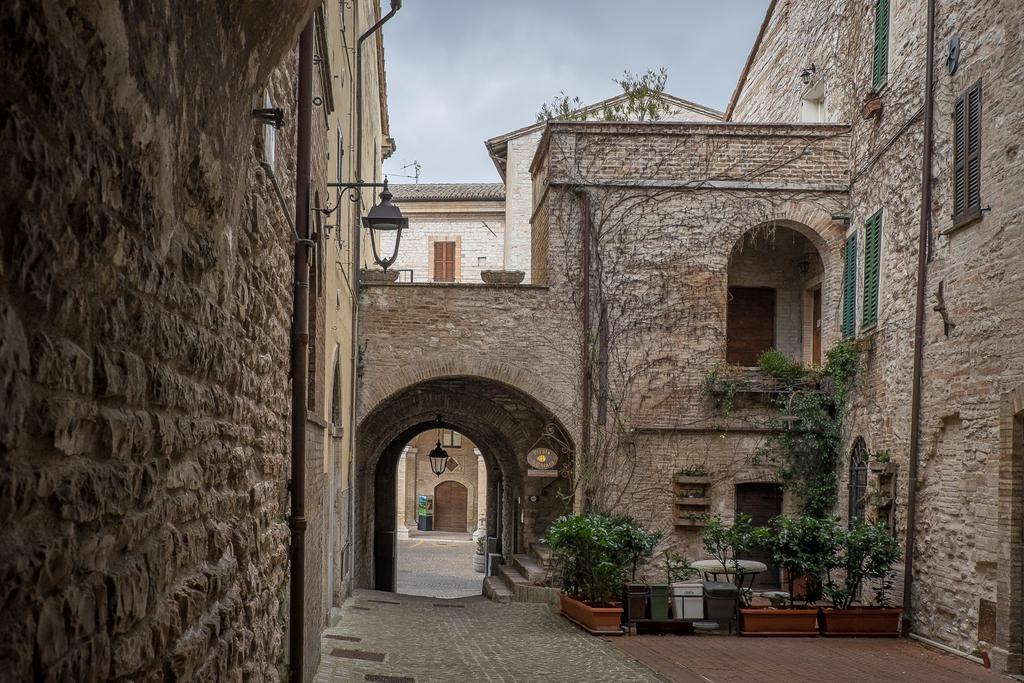Appartamenti Turistici Vicolo S. Chiara Sassoferrato Екстериор снимка