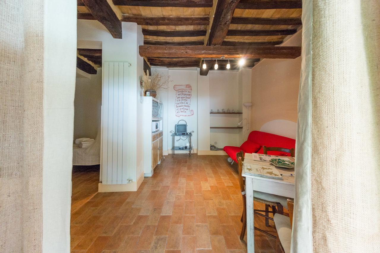 Appartamenti Turistici Vicolo S. Chiara Sassoferrato Екстериор снимка