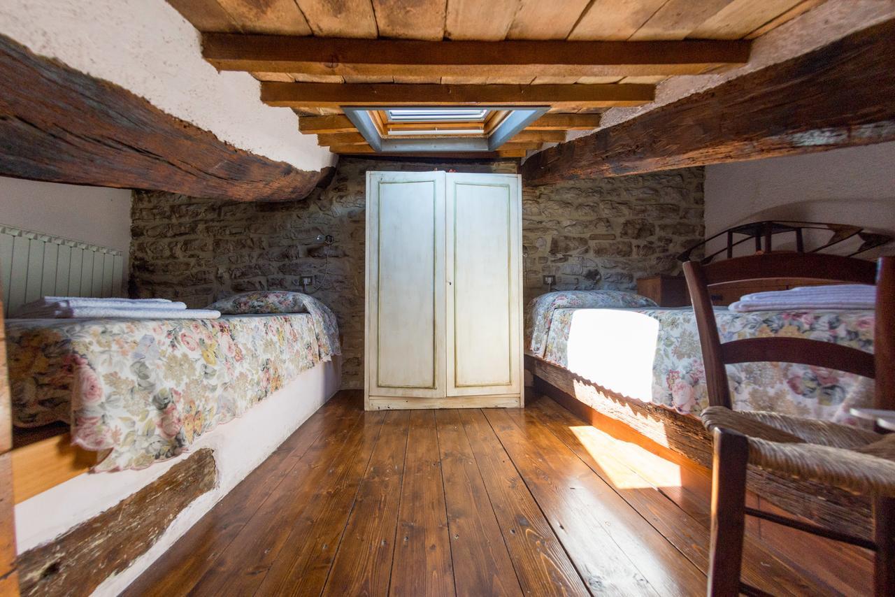 Appartamenti Turistici Vicolo S. Chiara Sassoferrato Екстериор снимка